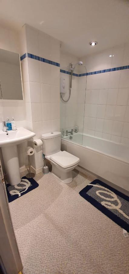 גירבאן No 11 3 Bed Serviced Appartment Town Centre מראה חיצוני תמונה