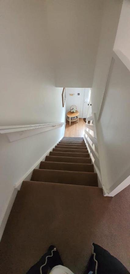 גירבאן No 11 3 Bed Serviced Appartment Town Centre מראה חיצוני תמונה
