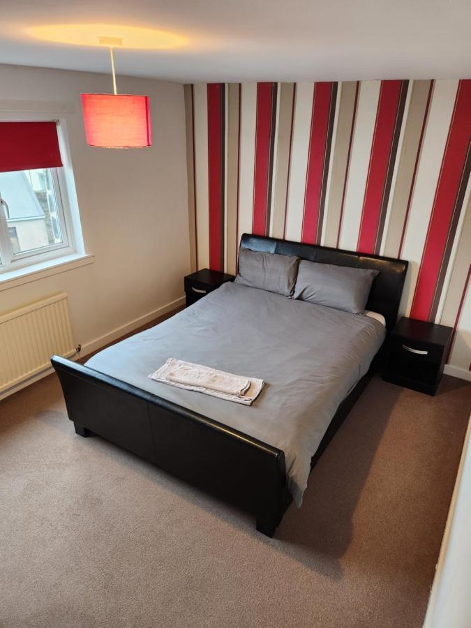גירבאן No 11 3 Bed Serviced Appartment Town Centre מראה חיצוני תמונה