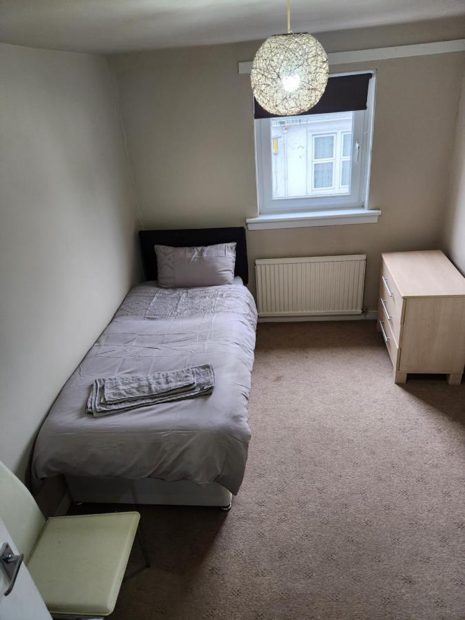גירבאן No 11 3 Bed Serviced Appartment Town Centre מראה חיצוני תמונה